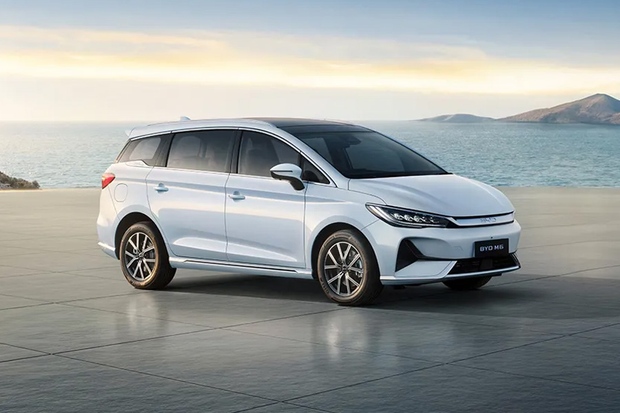 BYD M6 EV